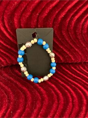 Les Trouve-Tout D'En Haut,Handmade beaded  Blue & wood /silver Stretch Bracelet